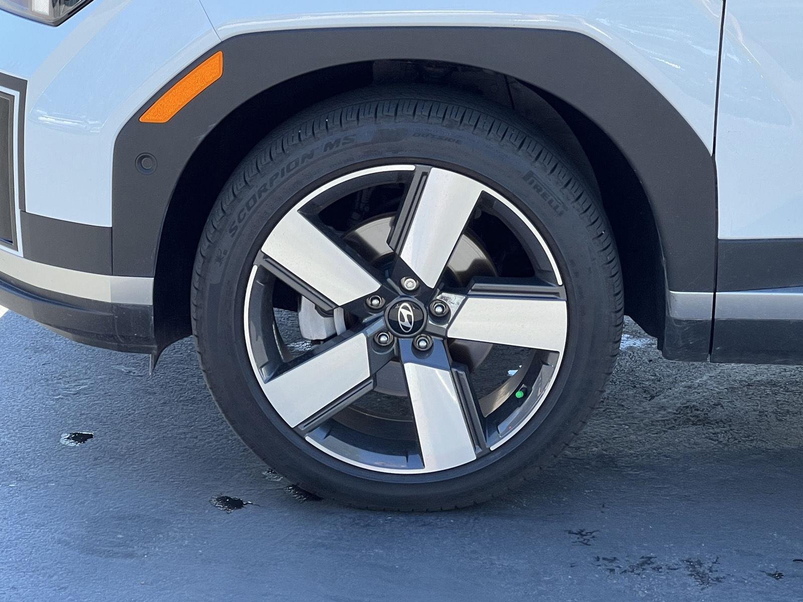 2025 Hyundai Santa Fe Limited - Photo 21