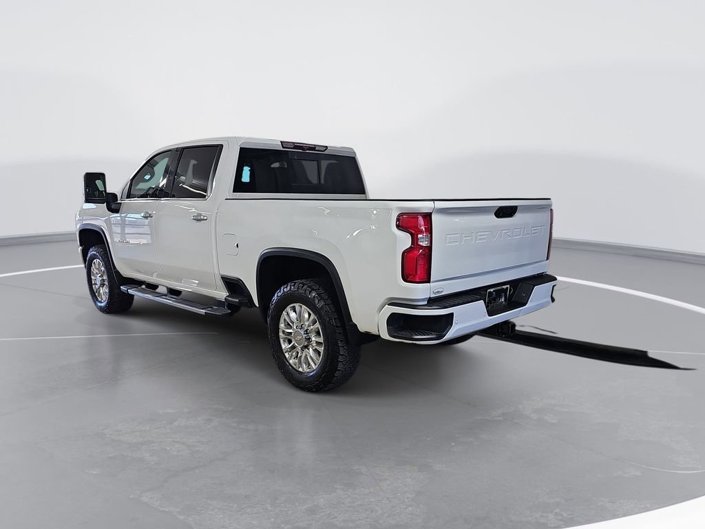 Used 2022 Summit White Chevrolet High Country image 6
