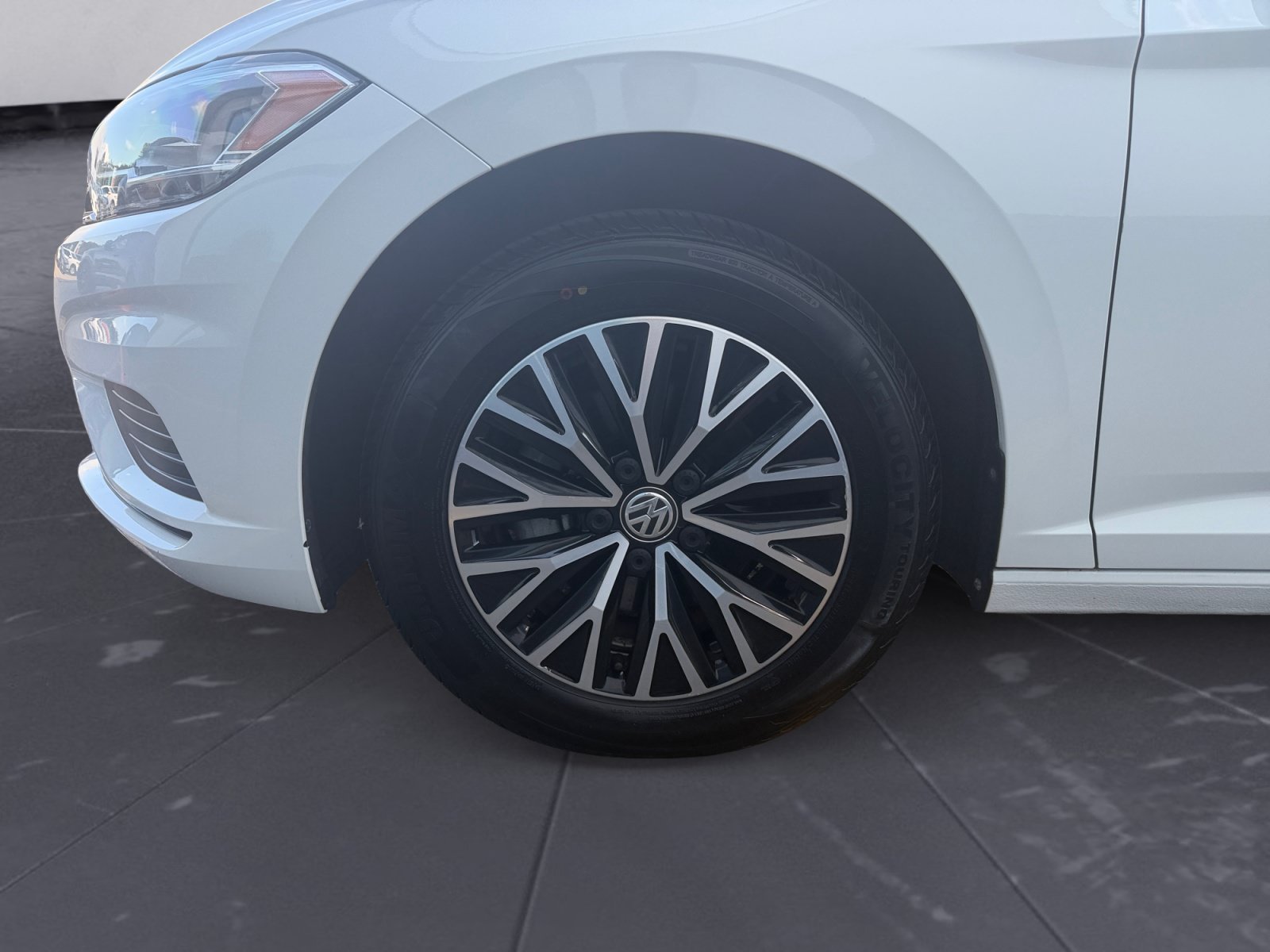 Used 2021 Pure White Volkswagen S image 41