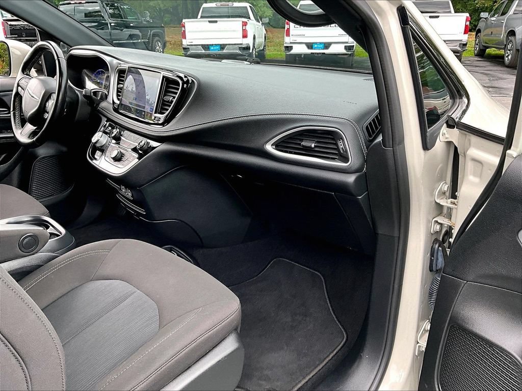 Used 2021 Luxury White Pearlcoat Chrysler Hybrid Touring image 13