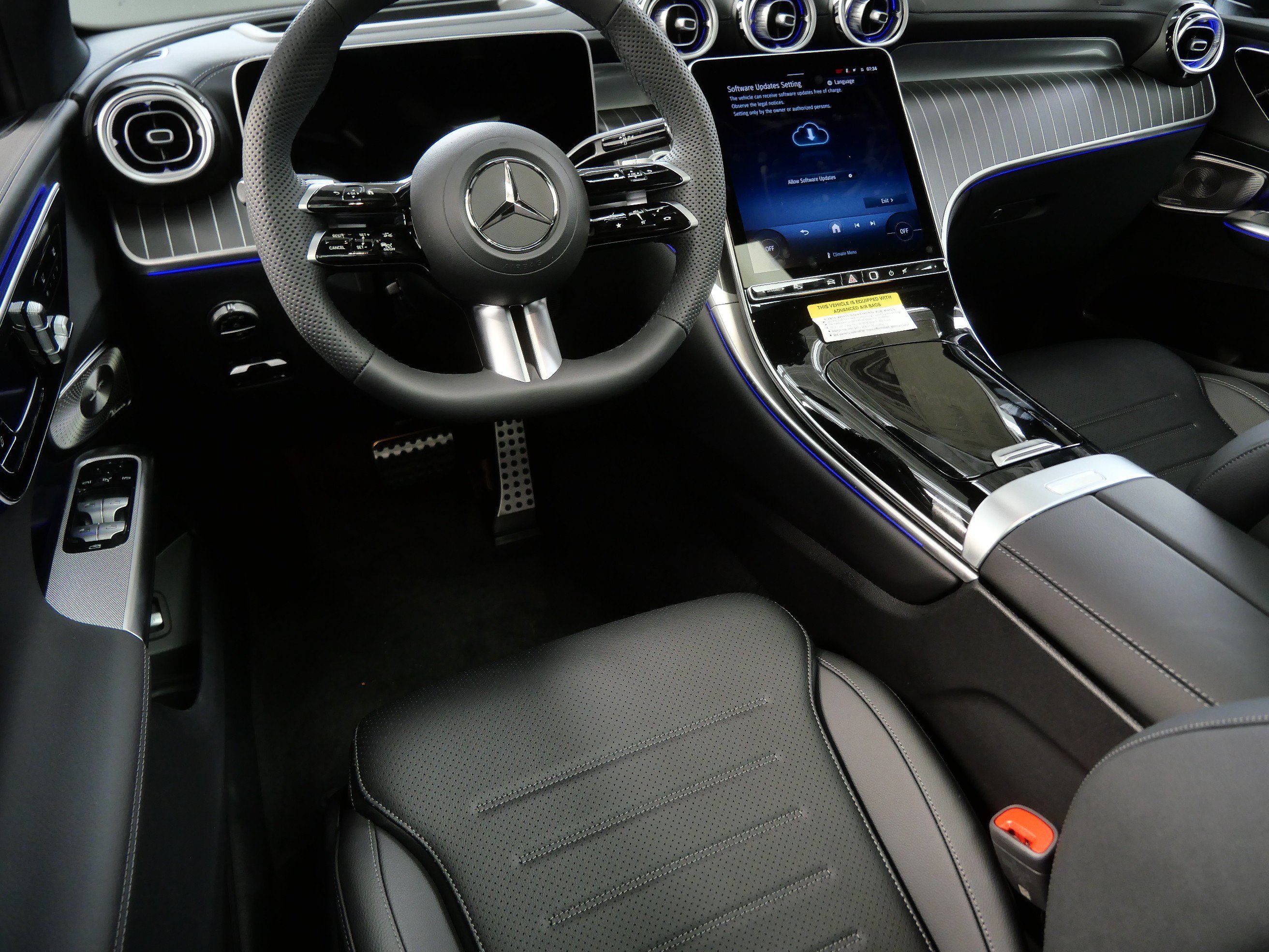 New 2026 Black Mercedes-Benz GLC 300 image 2