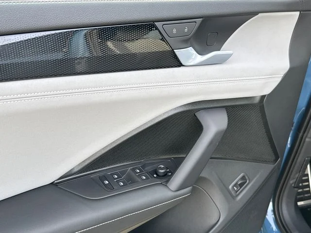 2026 Volkswagen Tiguan SE R-LINE BLACK - Photo 9
