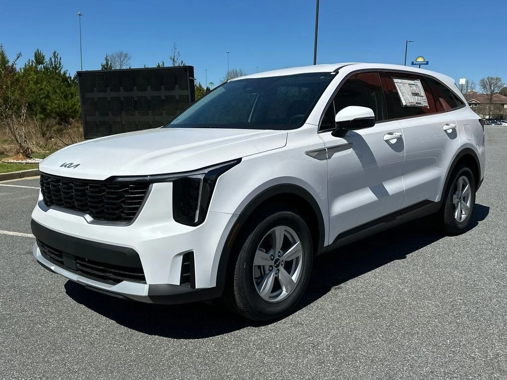 New 2026 White Kia LX image 3