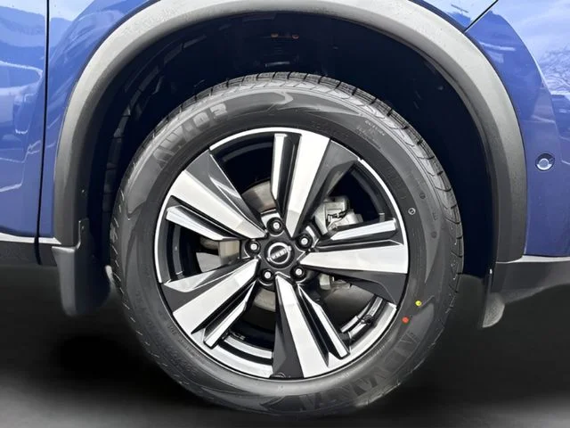 Used 2023 Blue Nissan SL image 25