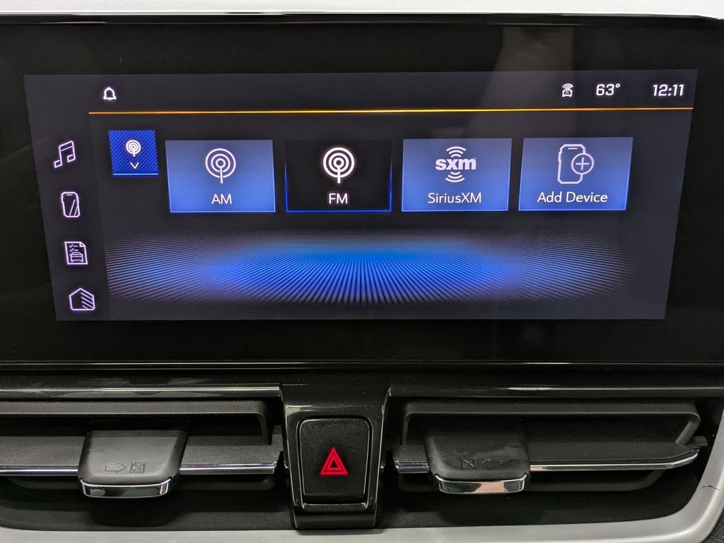 Used 2025 White Chevrolet LT image 28