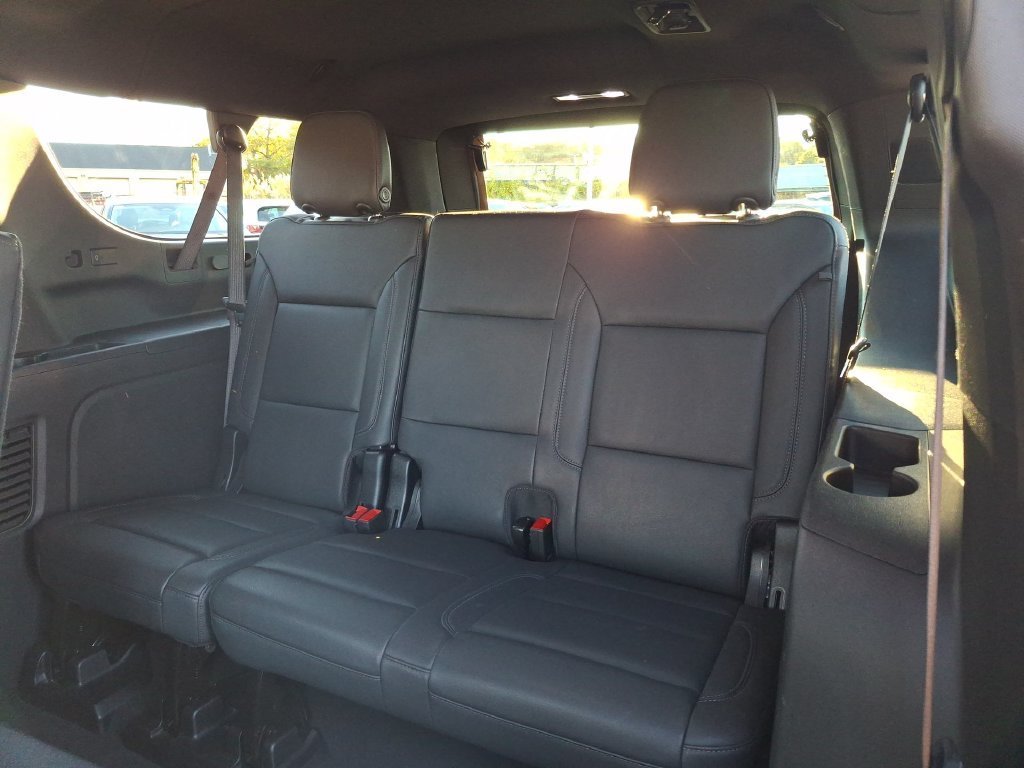 2025 Chevrolet Suburban LT - Photo 25