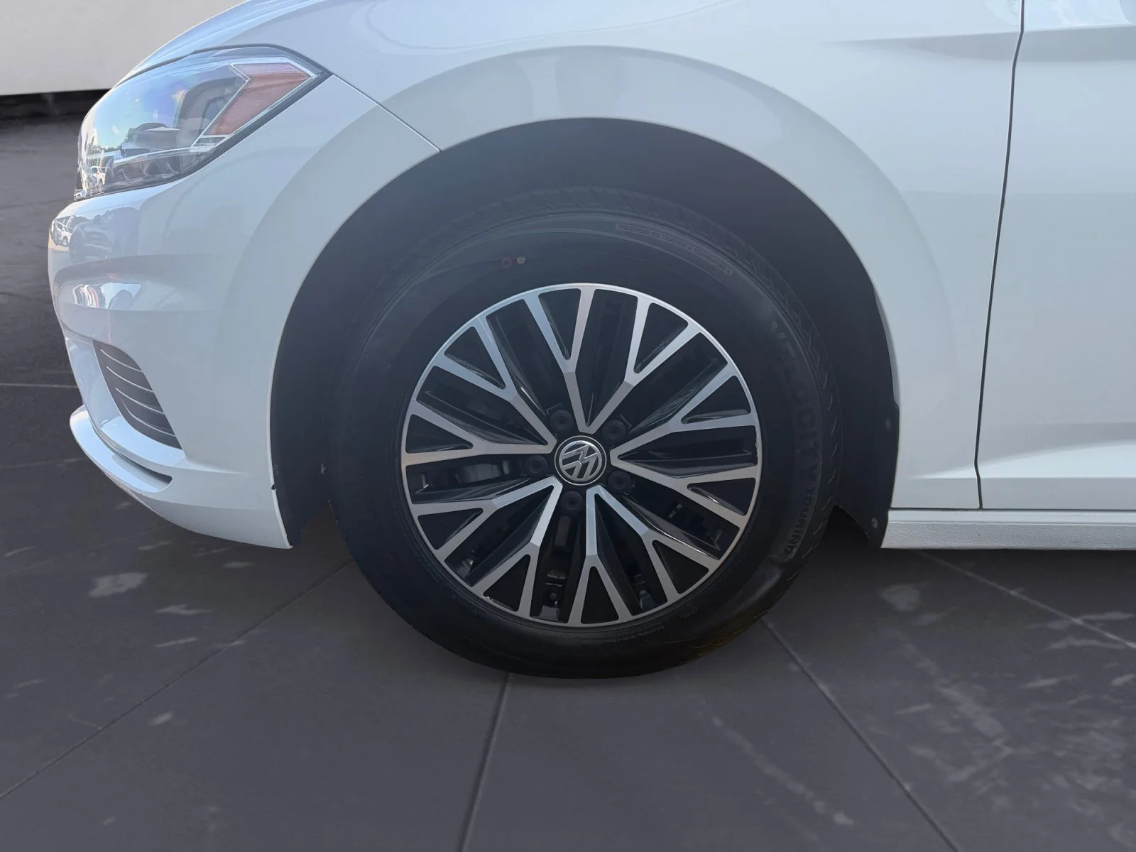 Used 2021 Pure White Volkswagen S image 41
