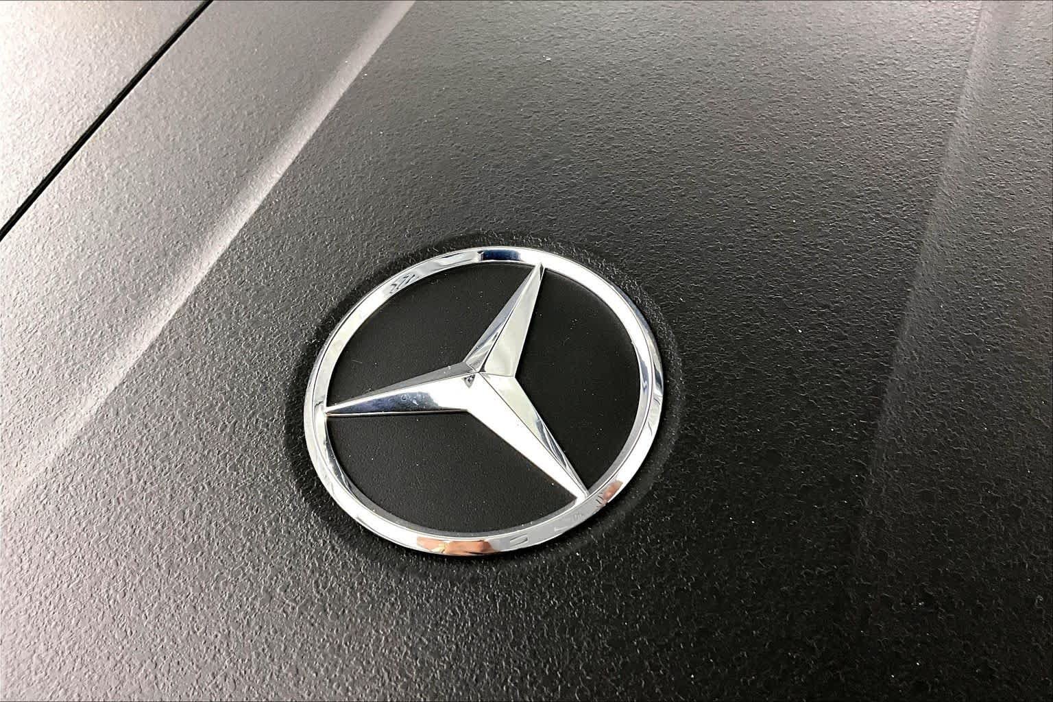 New 2026 Polar White Mercedes-Benz GLC 300 image 17