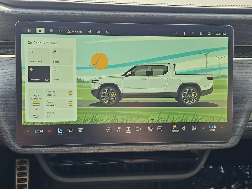 Used 2022  RIVIAN Adventure Package image 28