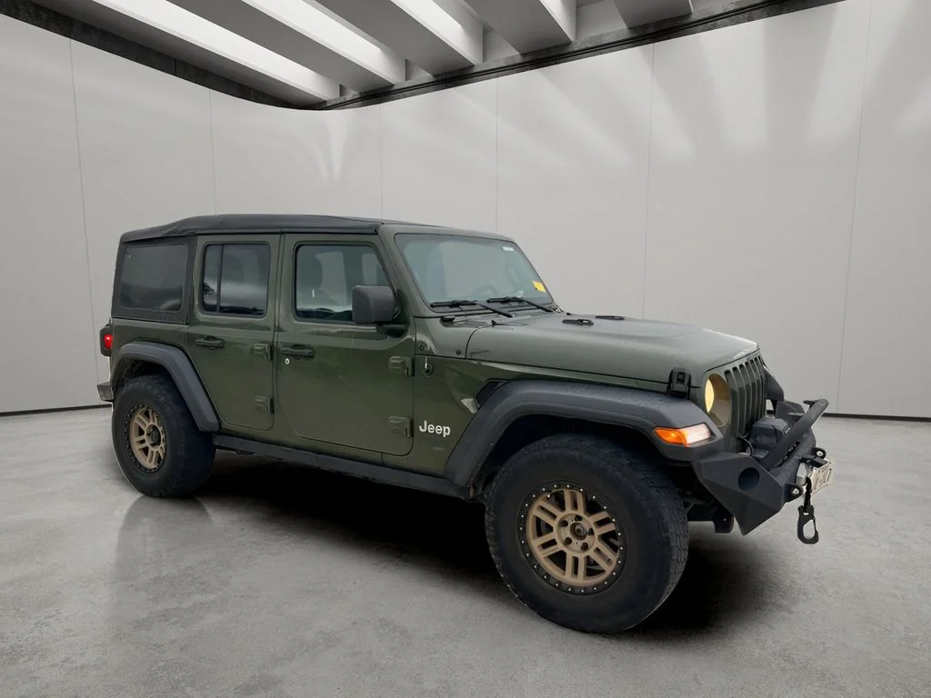 Used 2020 Sarge Green Clearcoat Jeep Sport image 9