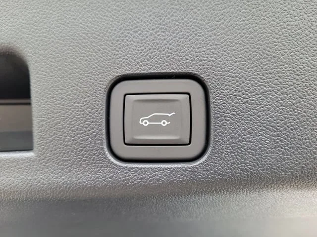 New 2026 Summit White Chevrolet LT image 7