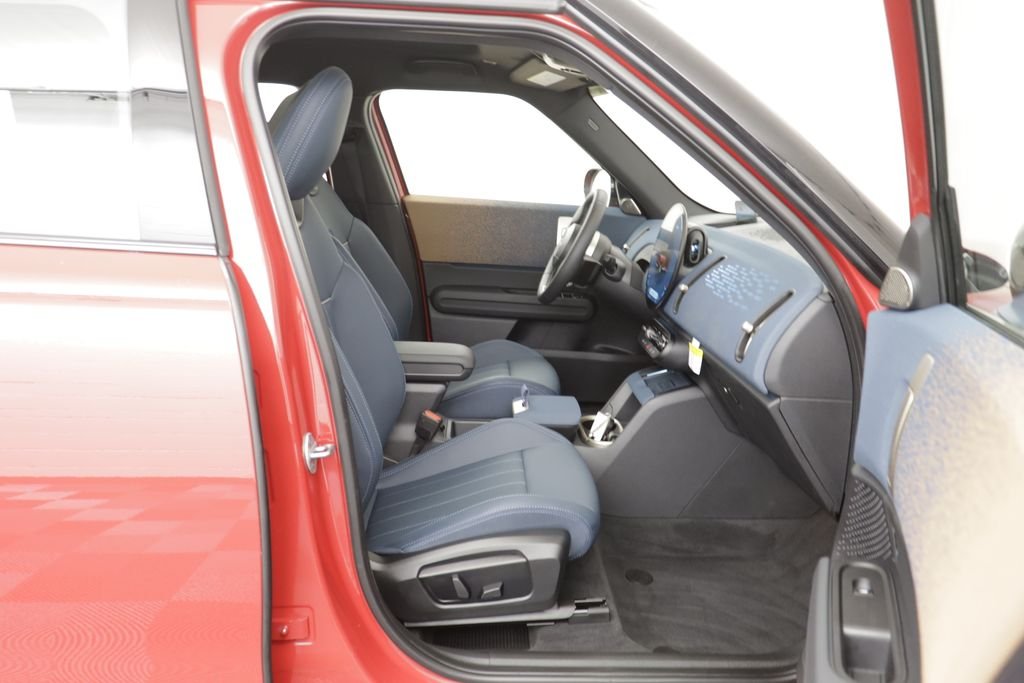 Certified Used 2026 Chili Red MINI Signature Plus image 17