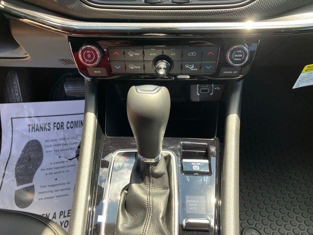 New 2026 Red Hot Pearlcoat Jeep Latitude Altitude image 17