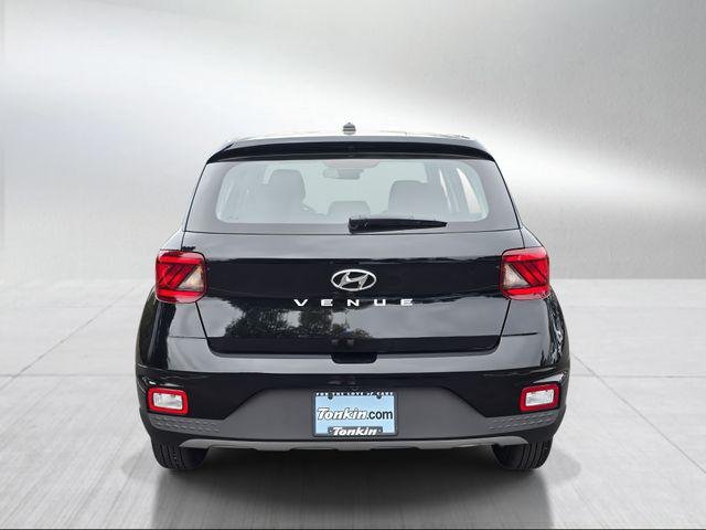 New 2026 Onyx Black Hyundai SE image 4