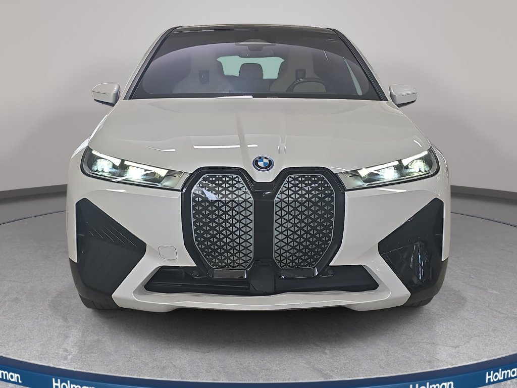 Certified Used 2022 Mineral White Metallic BMW xDrive50 image 3