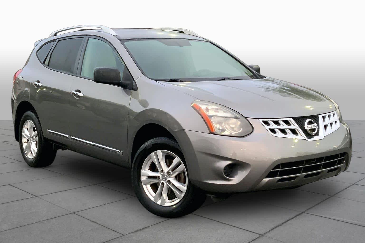 Used 2015 Platinum Graphite Nissan S image 3