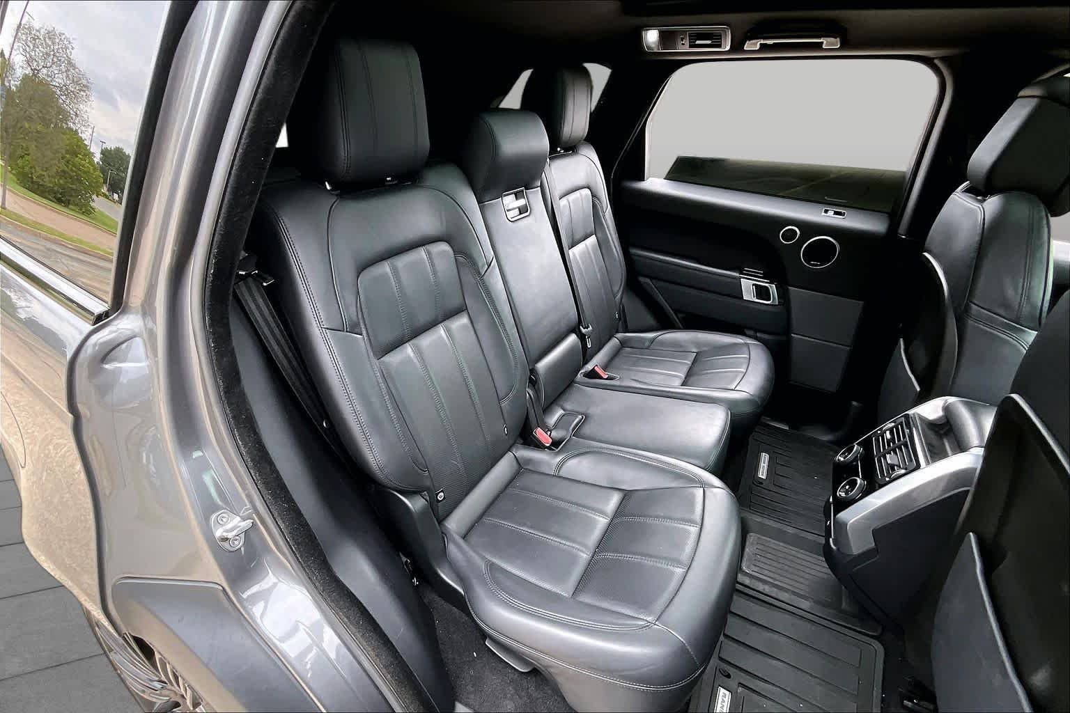 Used 2019 Corris Gray Metallic Land Rover Dynamic image 20