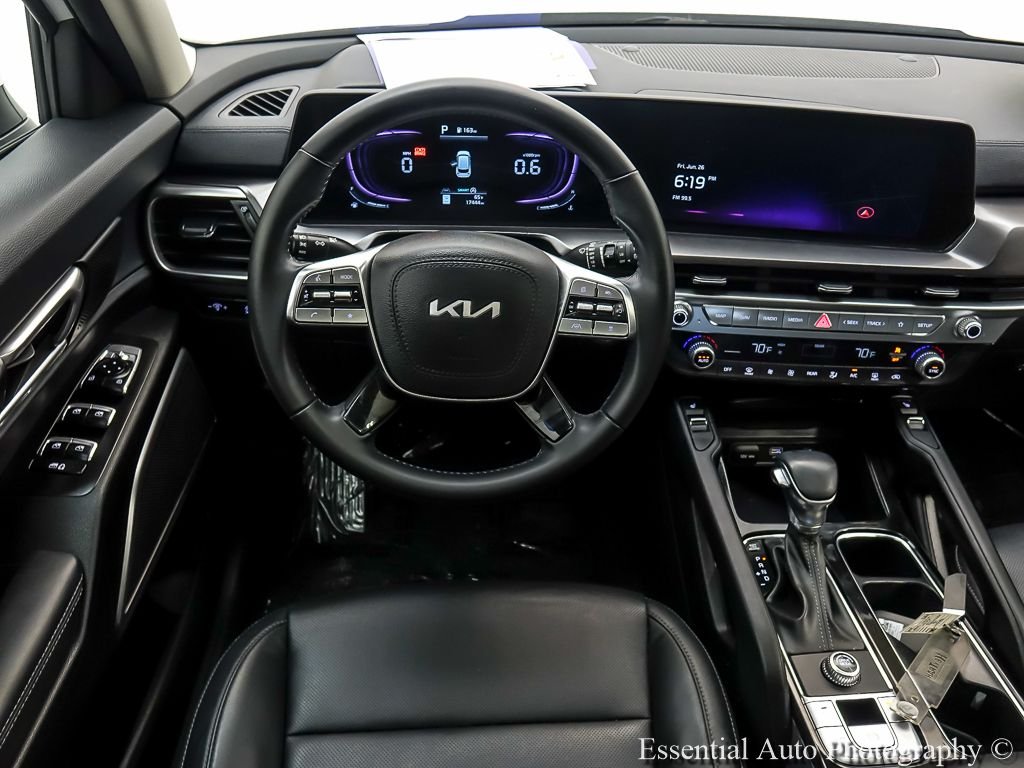 Certified Used 2023 White Pearl Kia S image 14