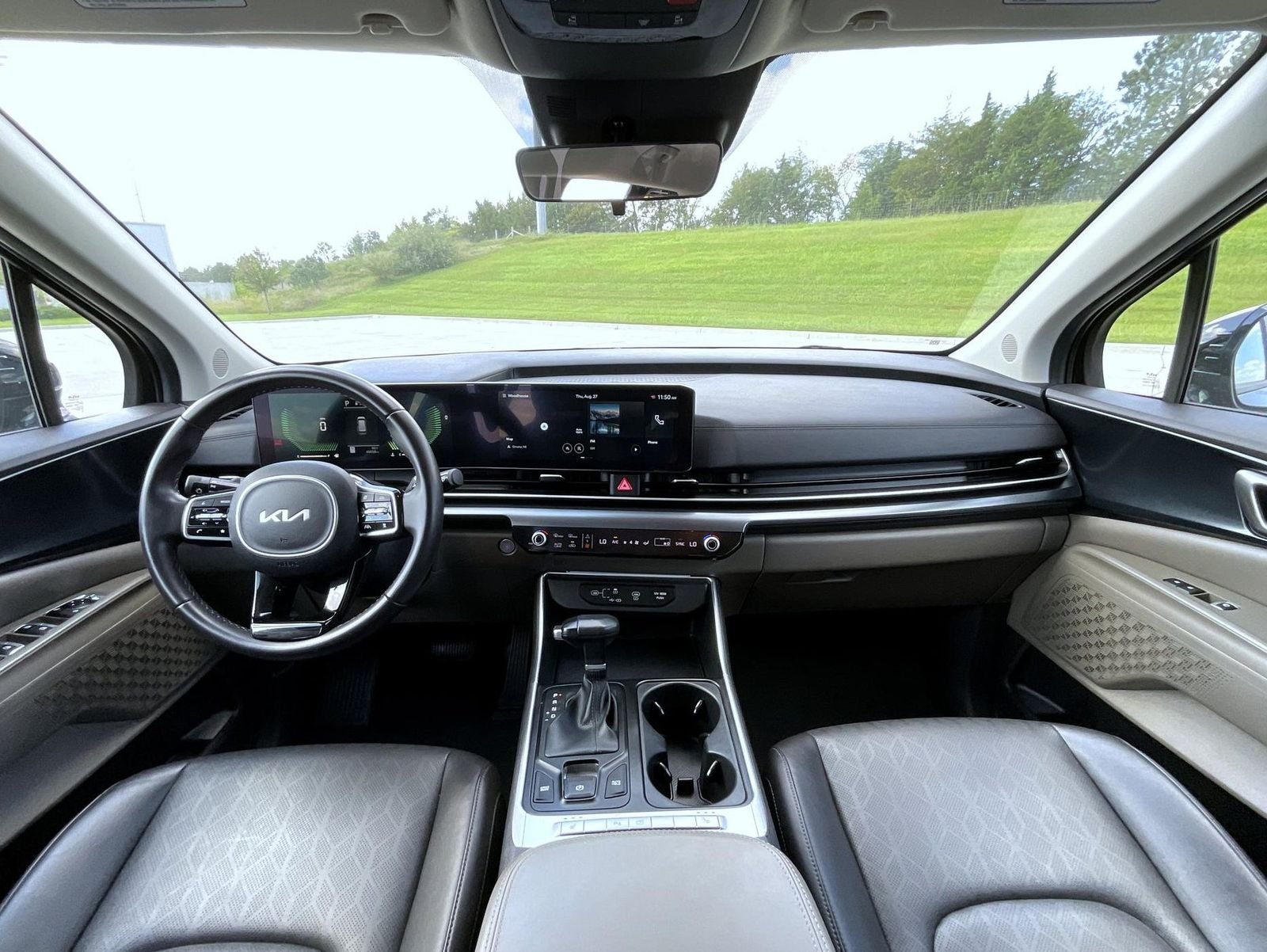 Used 2025 Black Kia LXS image 15