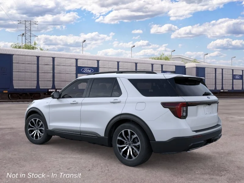 New 2026 Space White Metallic Ford ST-Line image 4