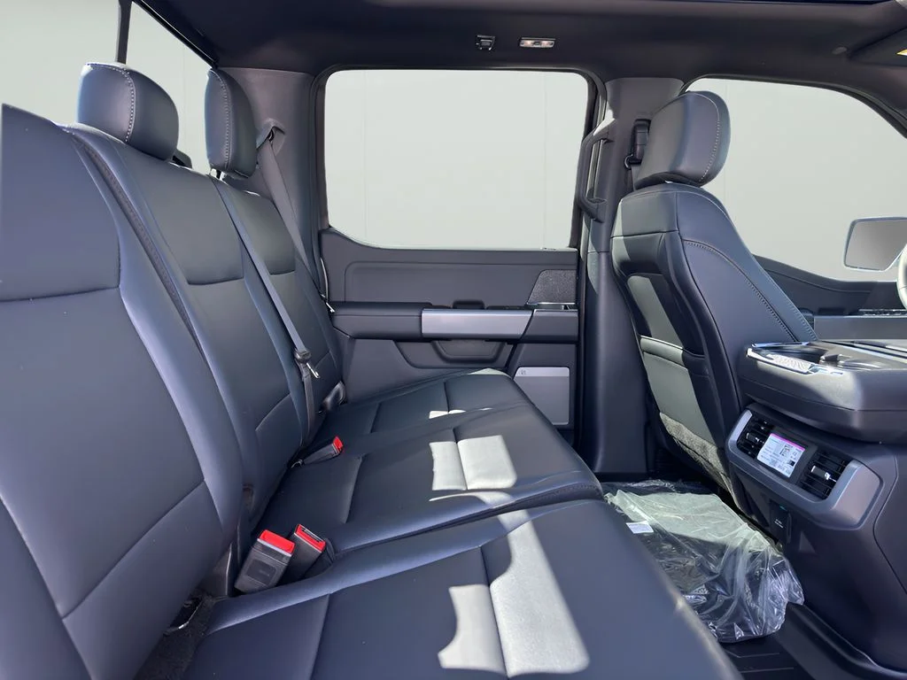 New 2026 Carbonized Gray Metallic Ford XLT image 33