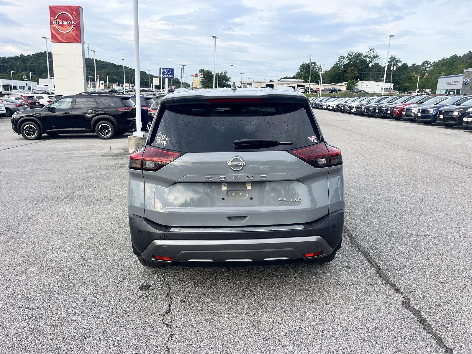 Used 2023 Boulder Gray Pearl Nissan SL image 6