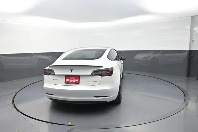 Used 2022  Tesla Long Range image 57