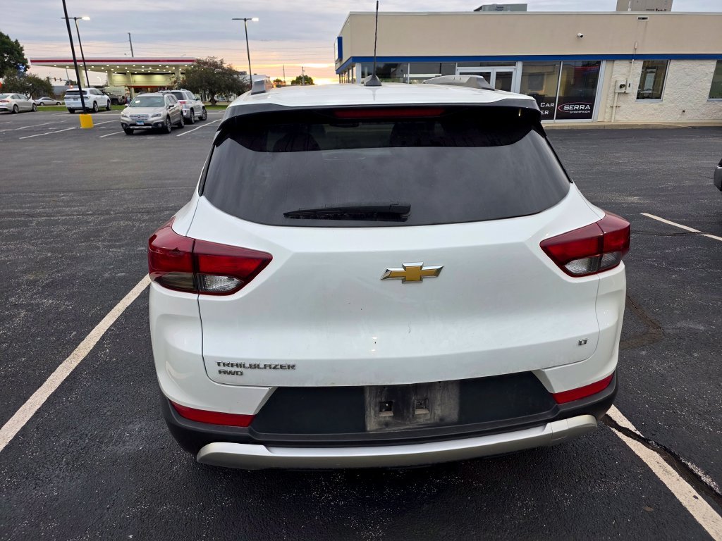 Used 2023 Summit White Chevrolet LT image 3