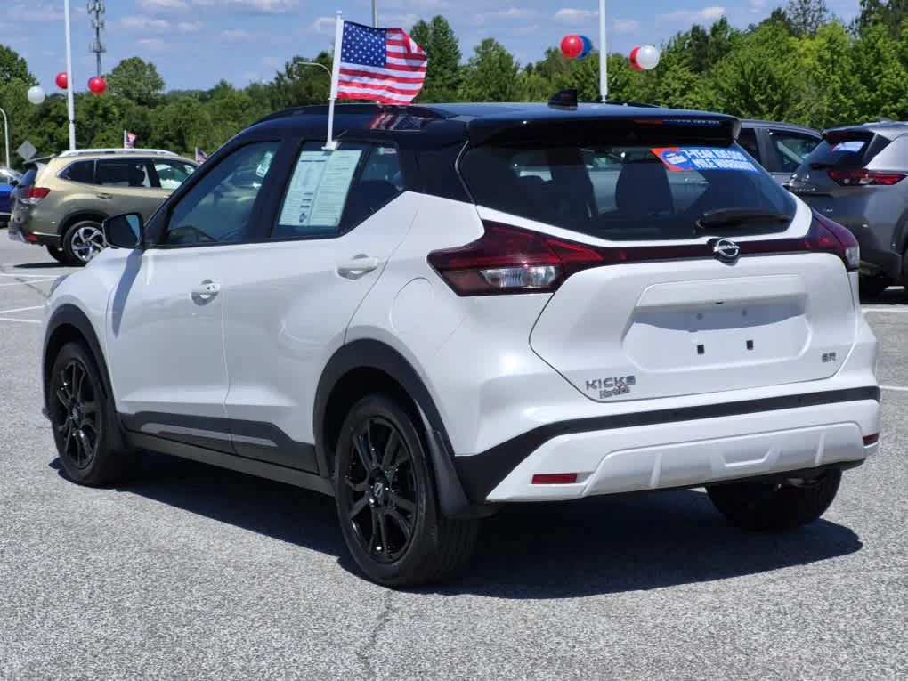 Certified Used 2023 Aspen White Tricoat/Super Black Nissan SR image 4