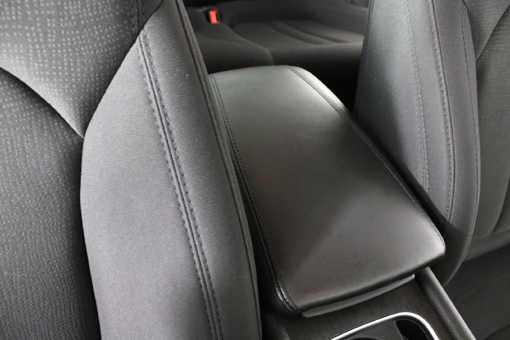 Used 2016 Gray Chrysler Limited image 18