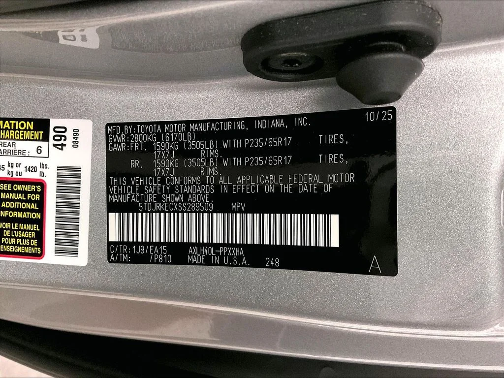Used 2025 Silver Toyota XLE image 40