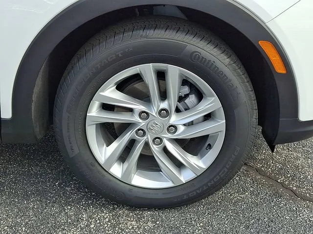 New 2026 Summit White Buick Preferred image 7