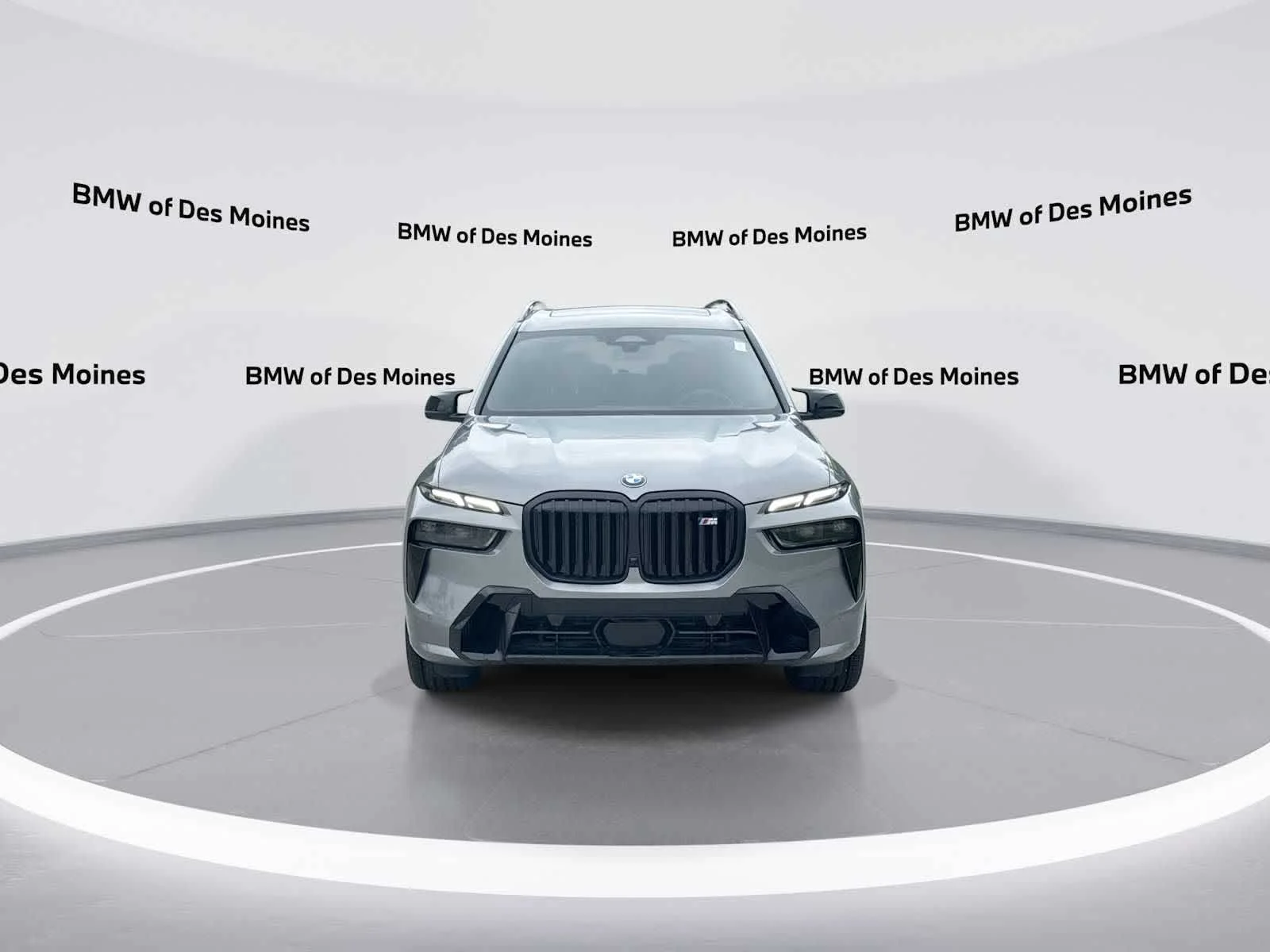 New 2026 Skyscraper Grey Metallic BMW M60i image 3