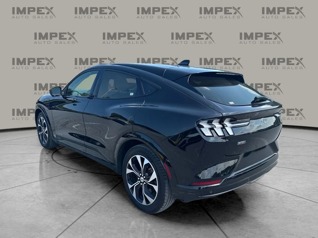 Used 2023 Black Ford Premium image 3