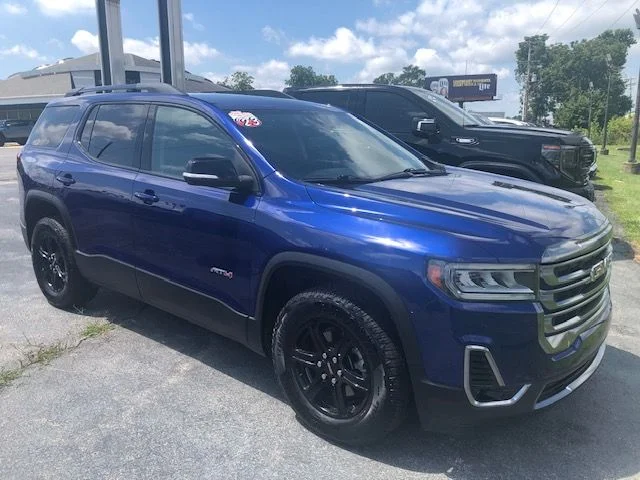 2023 GMC Acadia AT4