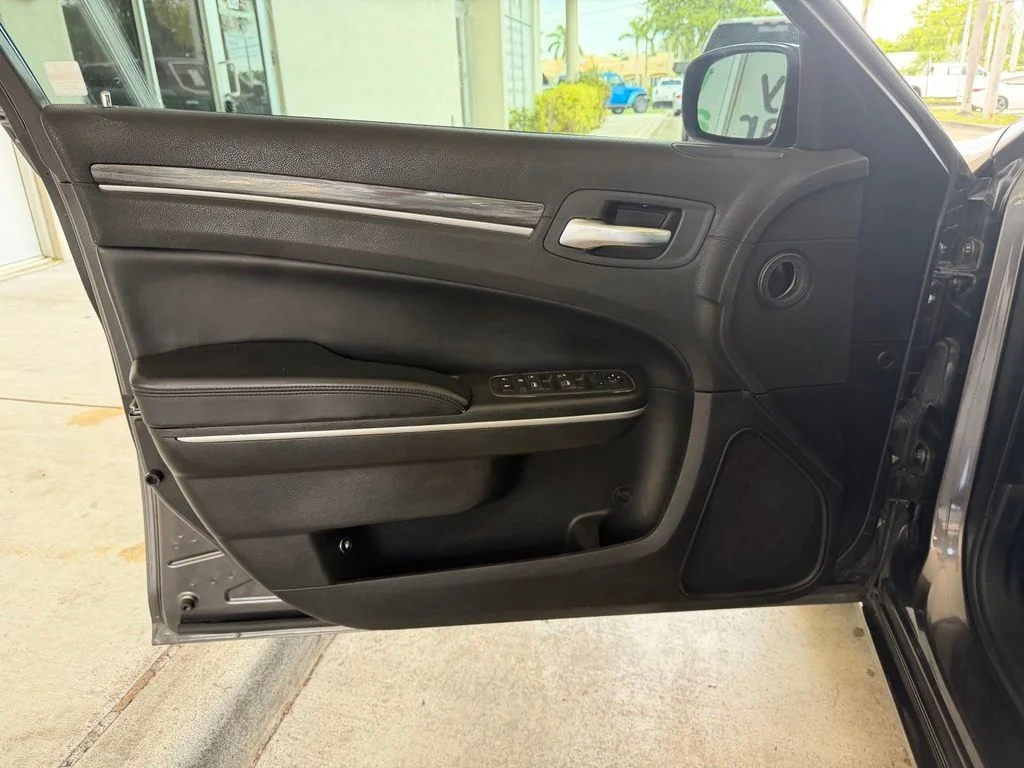 Used 2019 Gray Chrysler Touring image 34