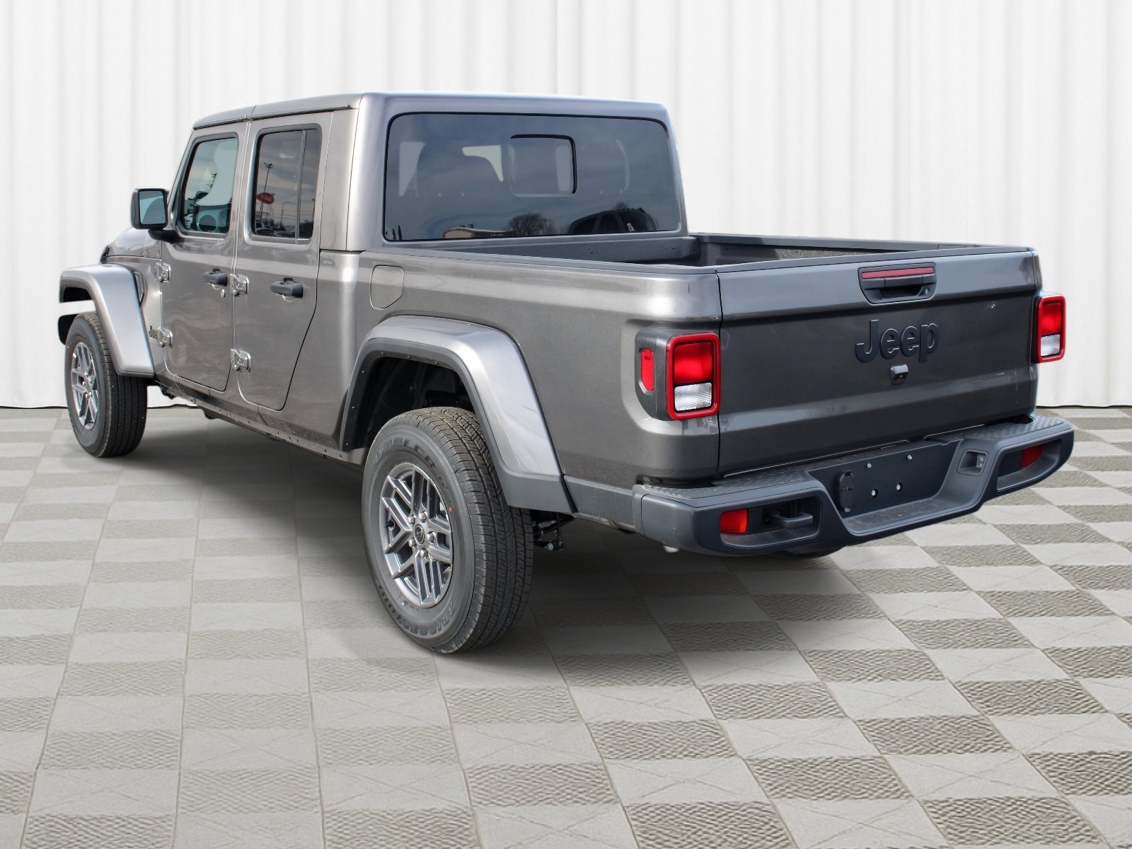 New 2026 Granite Crystal Metallic Clearcoat Jeep Sport S image 33