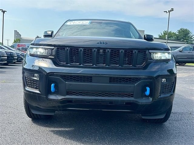 New 2024 Diamond Black Crystal Pearl-Coat Exterior Paint Jeep Anniversary Edition 4xe image 2