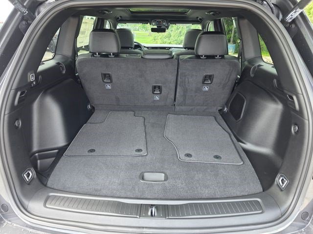 New 2026 Baltic Gray Metallic Clearcoat Jeep Limited Reserve image 9