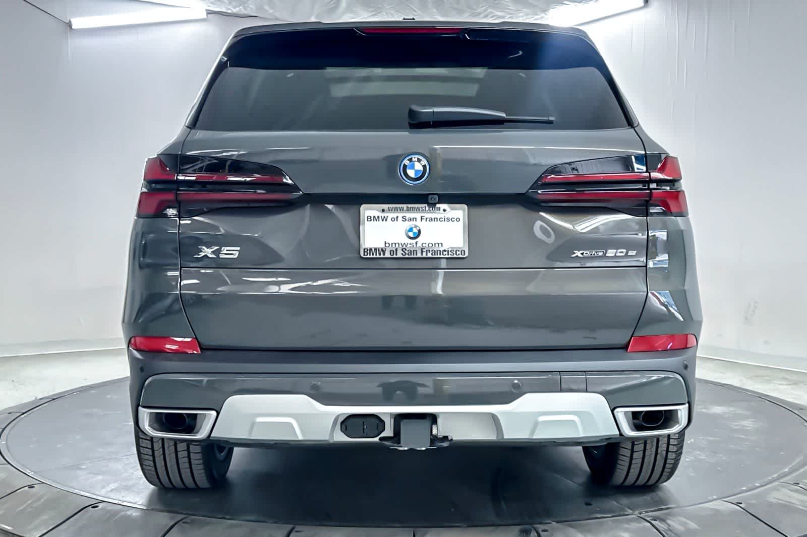 New 2026 Dravit Grey Metallic BMW xDrive50e image 7
