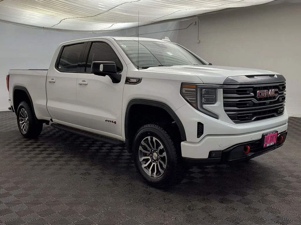 Used 2022 Summit White GMC AT4 image 7