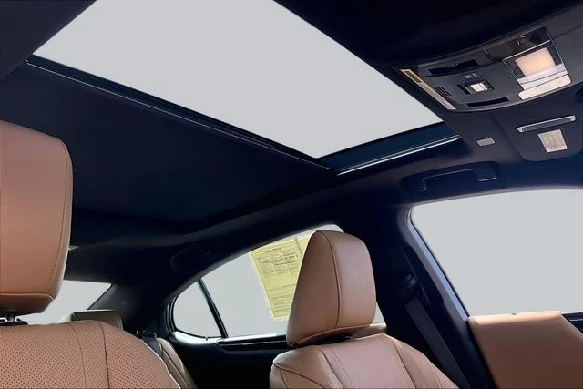 Used 2020 Silver Lexus 350 Luxury image 17
