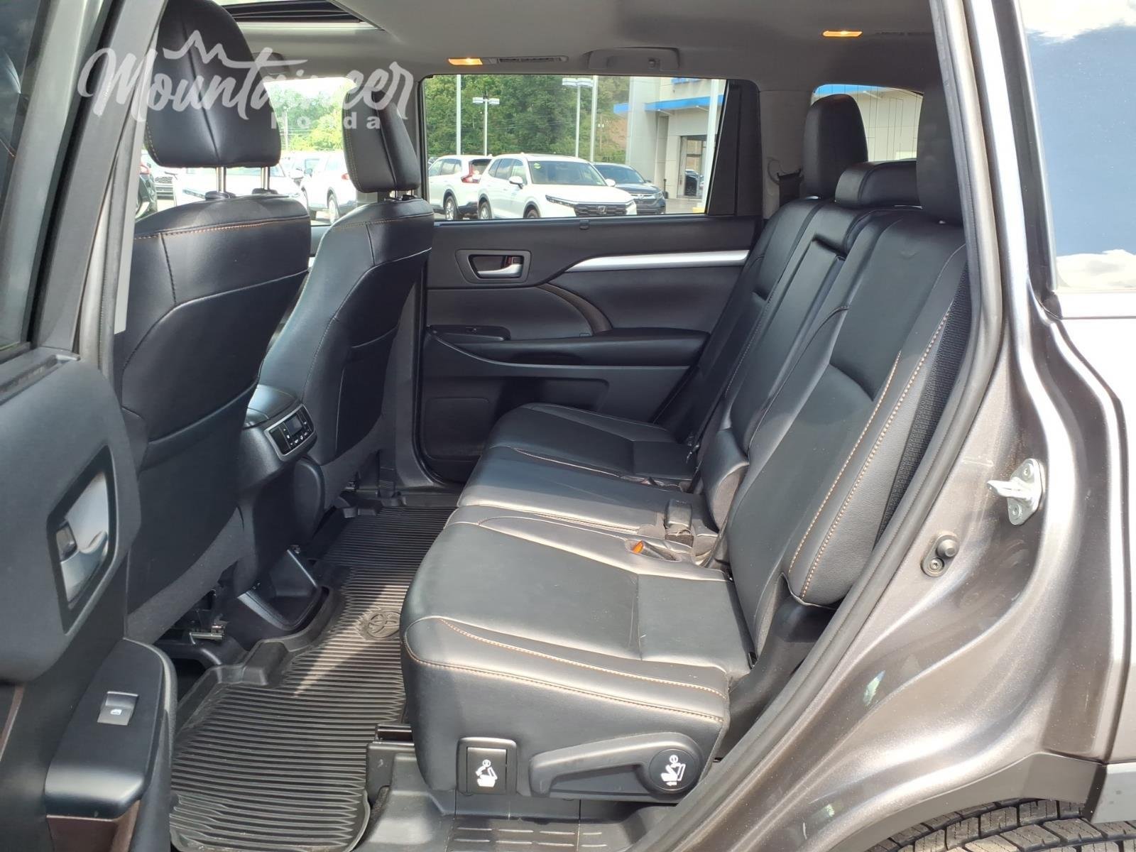 Used 2019 Predawn Gray Mica Toyota XLE image 16