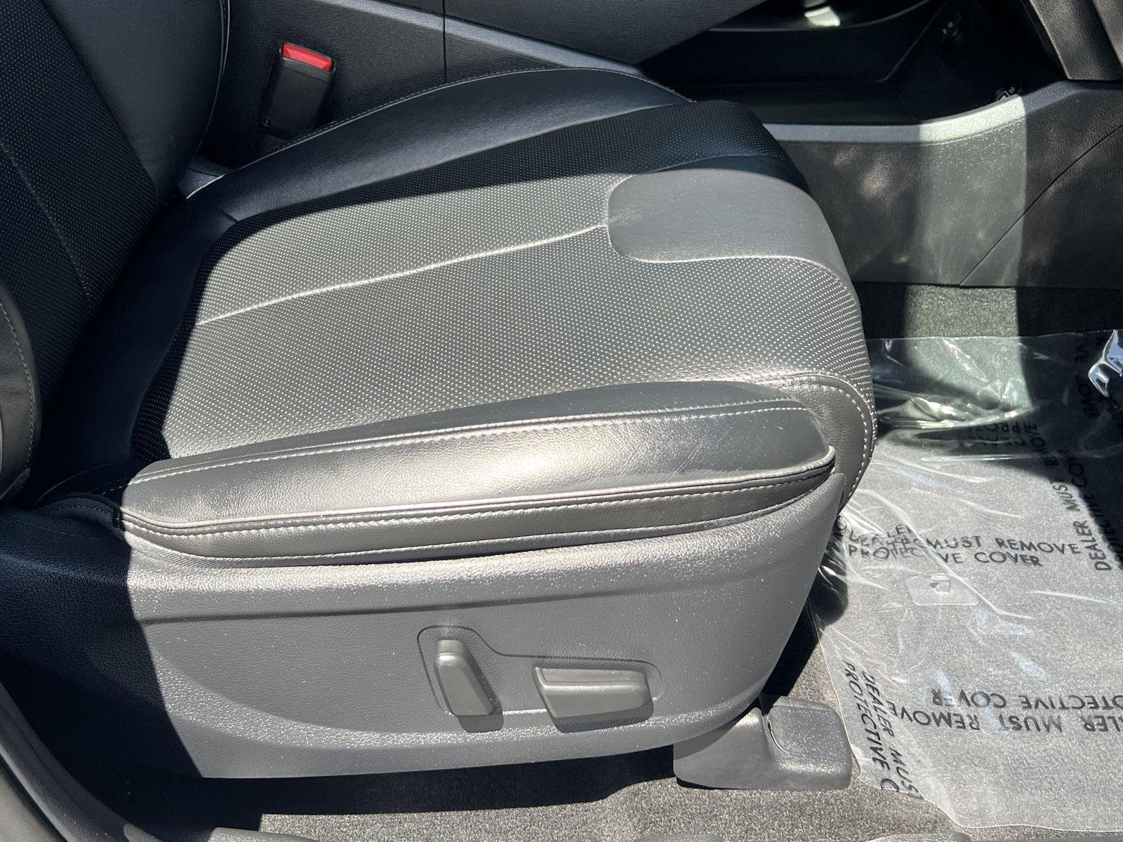 Certified Used 2023 Shimmering Silver Hyundai Limited image 18