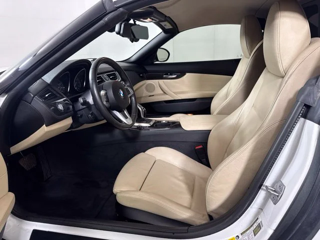 Used 2016 White BMW sDrive28i image 10