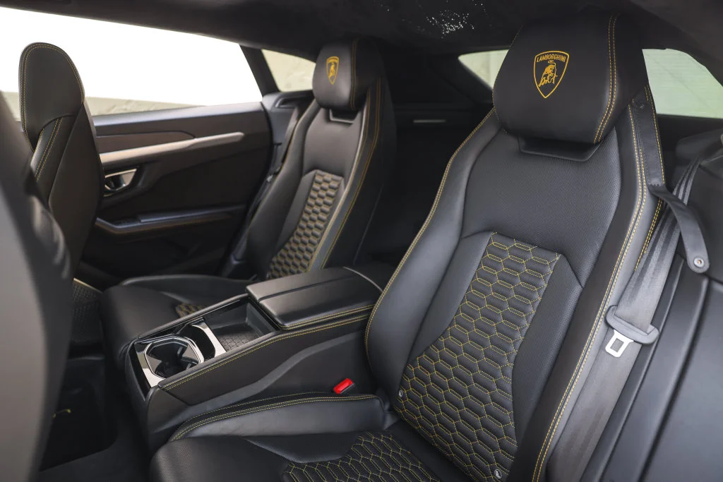 Used 2019 Yellow Lamborghini Base image 28