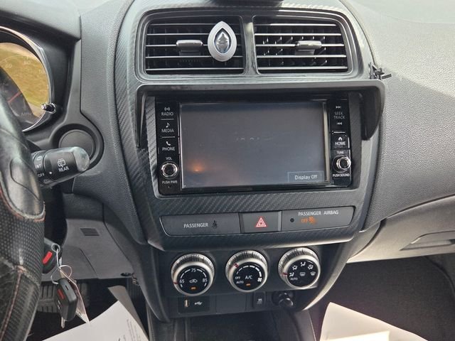 Used 2021  Mitsubishi 2.0 ES image 17