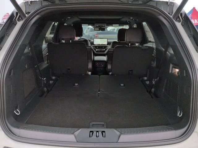 New 2026 Star White Metallic Tri-Coat Ford Platinum™ image 14