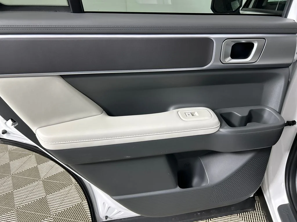 Used 2026 White Hyundai SEL image 17