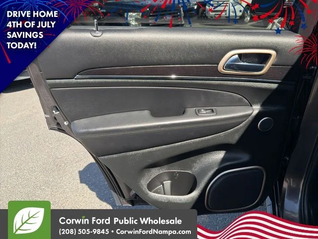 Used 2015 Gray Jeep Summit image 28